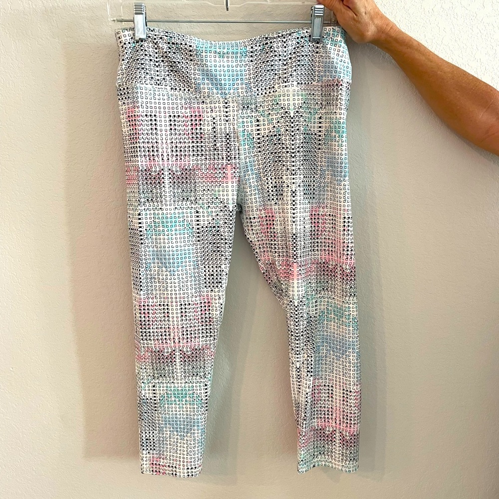 Fabletics Cropped Leggings - Medium